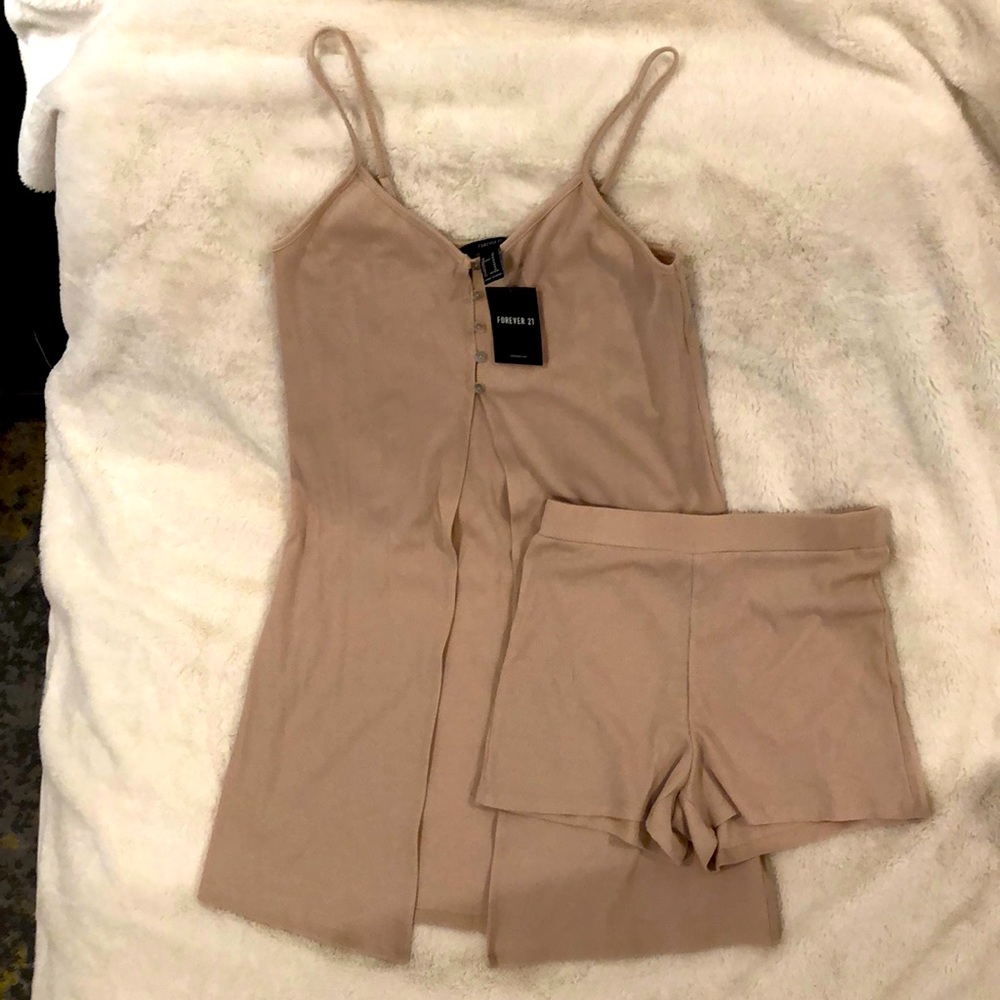 NWT Duster & Shorts Set size M Beige